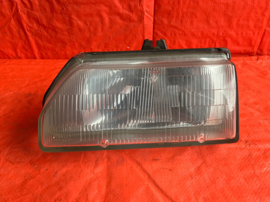 OEM 1986 86 HONDA CIVIC DRIVER LEFT HEADLIGHT 001 42760