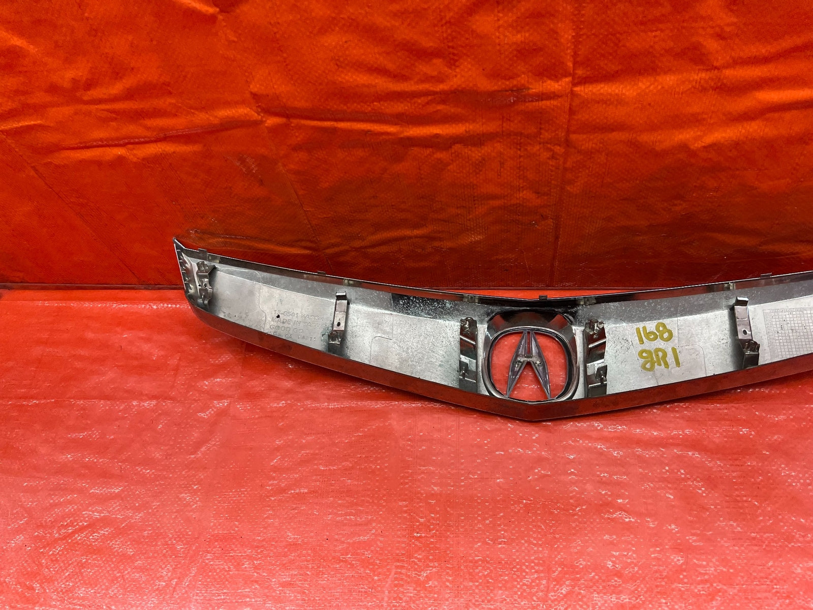 09 10 ACURA TSX   FRONT BUMPER GRILLE   CHROME MOLDING PORTION   FLAW   OEM #16818
