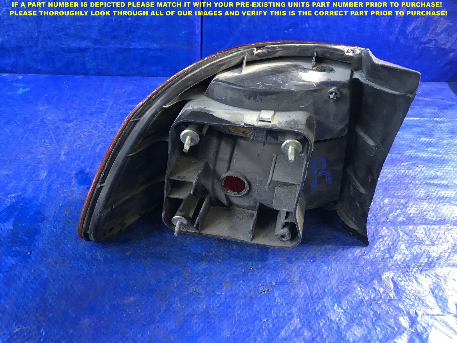 OEM 1999 2000 99 00 HONDA CIVIC SEDAN 4D PASSENGER RIGHT TAIL LIGHT R RH5