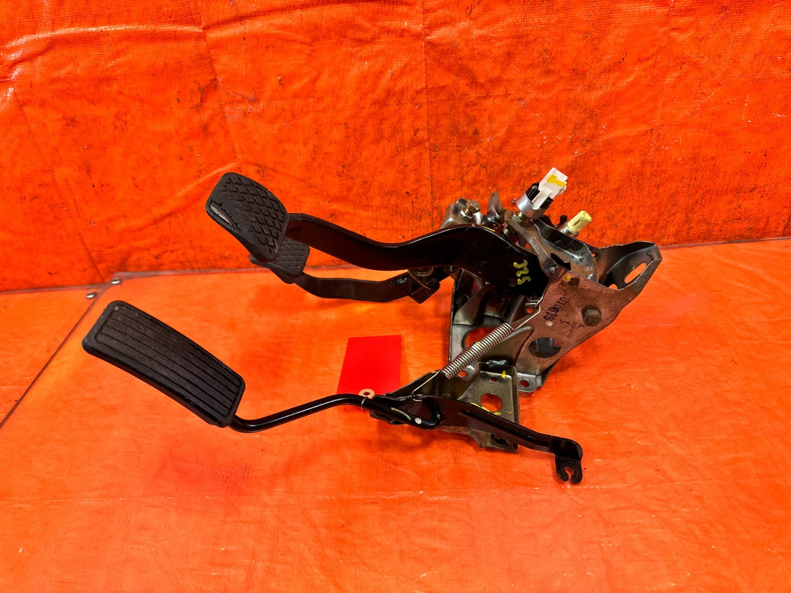 88 91 HONDA CRX   5 SPEED MANUAL PEDALS GAS BRAKE CLUTCH   OEM FACTORY #3254