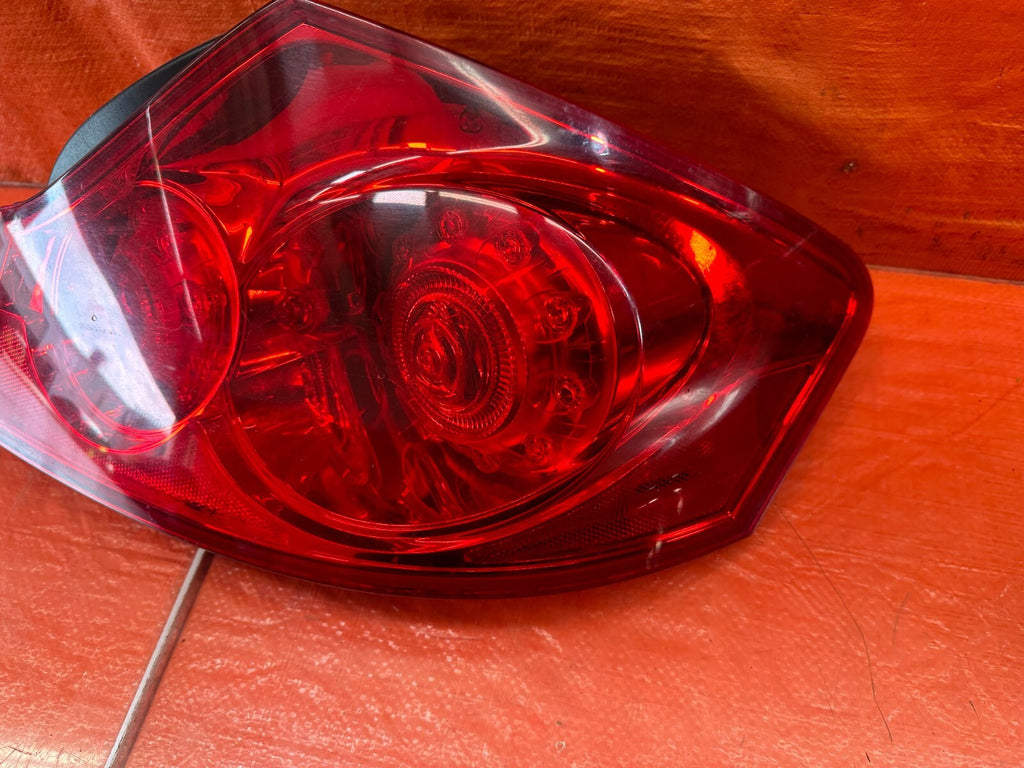 09 13 INFINITI G37 SEDAN PASSENGER RIGHT OUTER TAIL LIGHT LAMP OEM FACTORY #2383