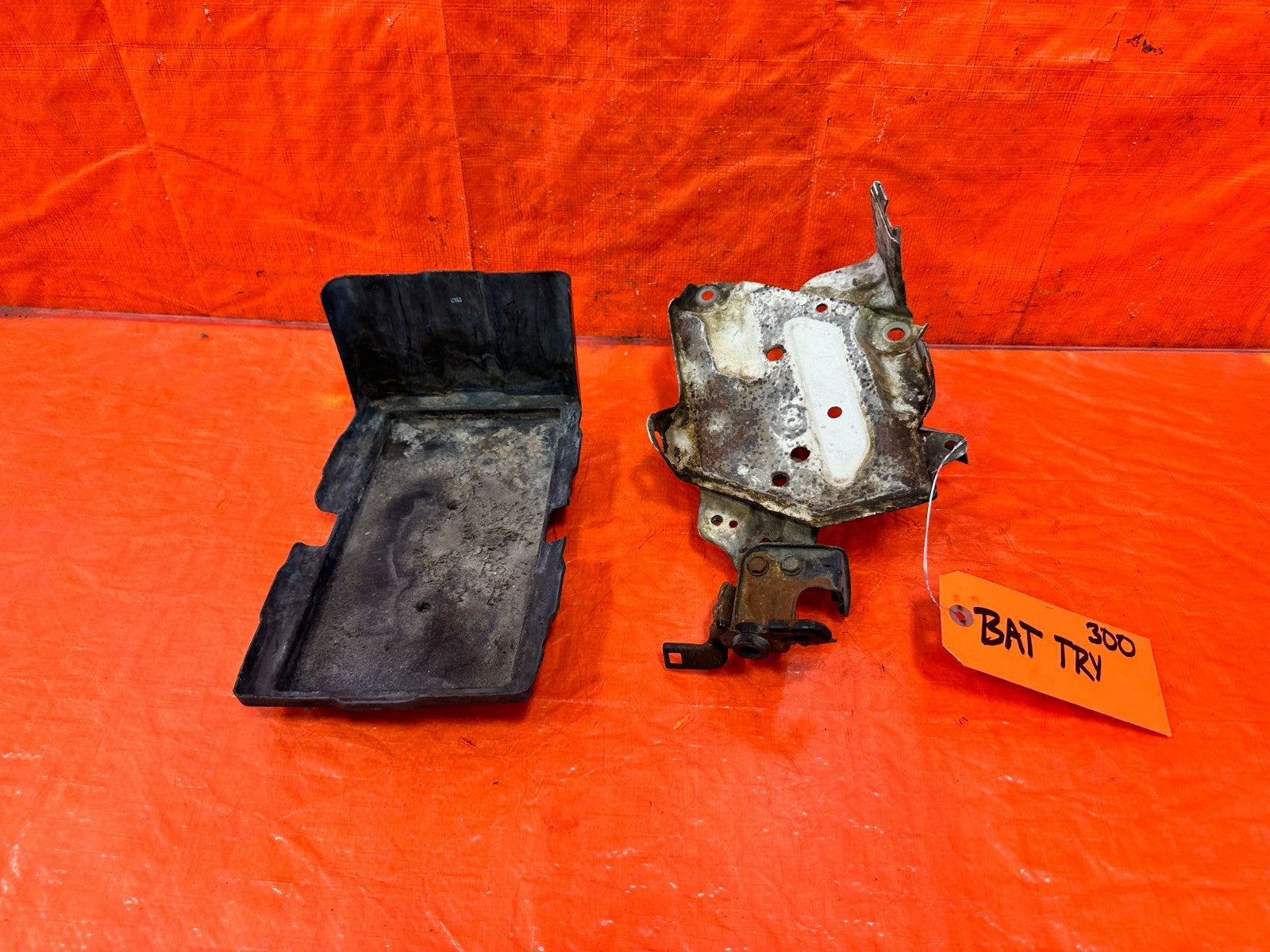 06 11 HONDA CIVIC   BATTERY TRAY   OEM OE #3000