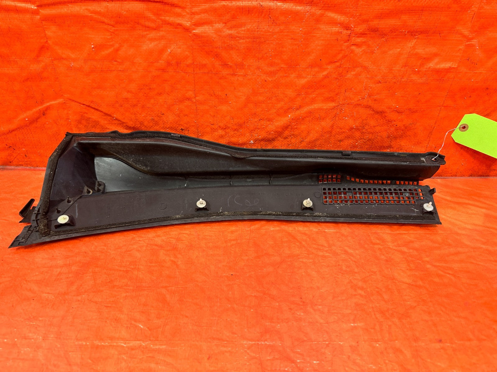 02 05 HONDA CIVIC SI EP3 HATCH   WIPER COWL TRIM   PASSENGER RIGHT SIDE OEM #3064