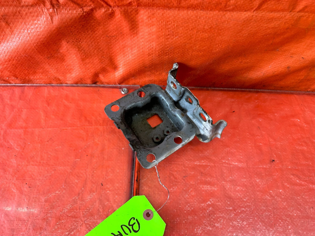 88 91 HONDA CRX   PASSENGER RIGHT RINFORCEMENT BAR BRACKETE RE BAR   OEM #2434