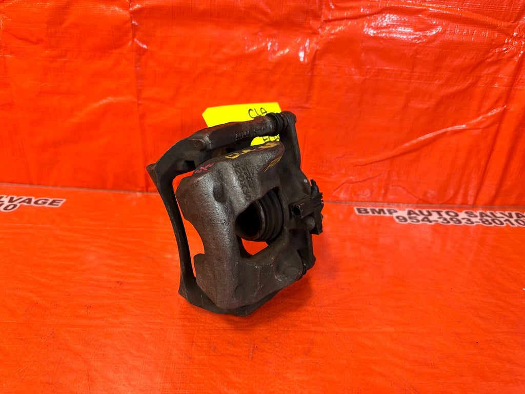 14 19 MERCEDES BENZ CLA 250   FWD ONLY   RIGHT FRONT BRAKE CALIPER   OEM1