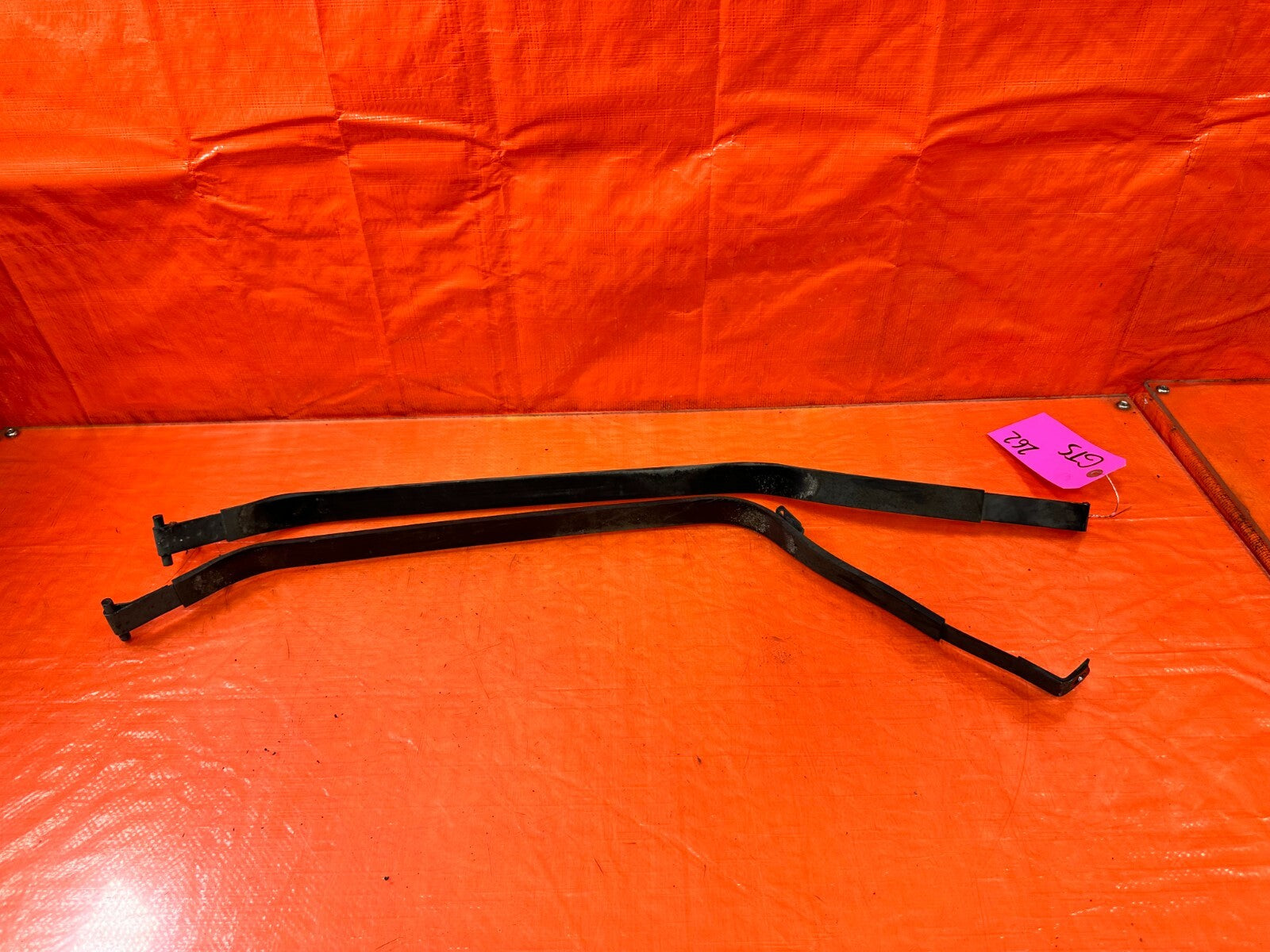 03 09 NISSAN 350Z   GAS GASOLINE FUEL TANK MOUNTING STRAPS BAND SET   OEM #2629