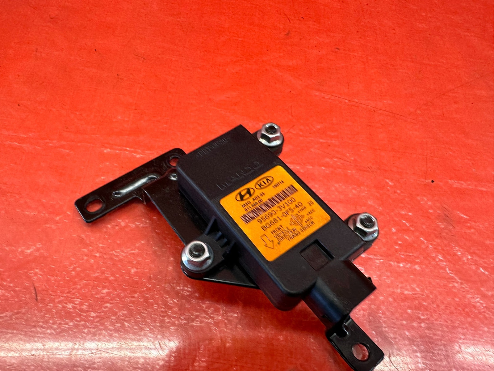 2016 16 HYUNDAI GENESIS COUPE 3.8L   YAW RATE SENSOR   95690 3V100   OEM #2196