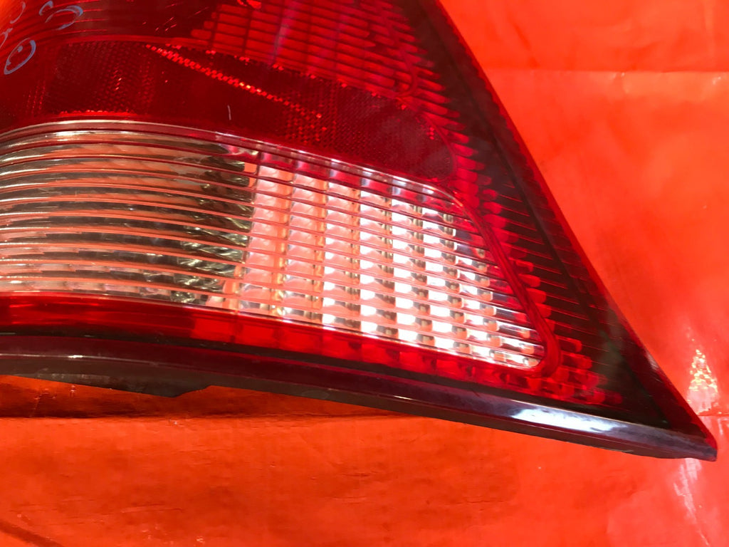 OEM 1999 99 FORD WINDSTAR PASSENGER RIGHT TAIL LIGHT LAMP R RH F22 13B504 A1
