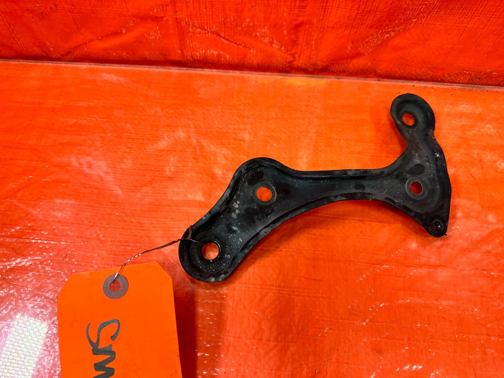 92 96 HONDA PRELUDE   DRIVER LEFT LEFT STEERING RACK BRACKET   OEM FACTORY #2735