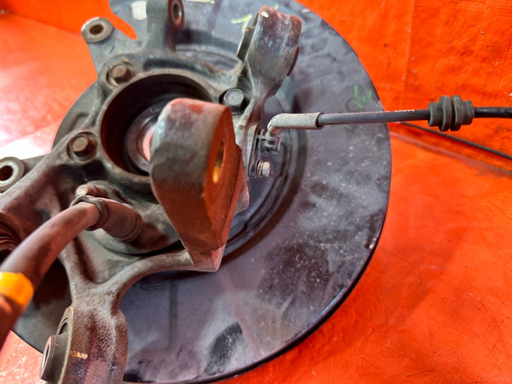 10 16 HYUNDAI GENESIS COUPE   DRIVER LEFT REAR SPINDLE KNUCKLE HUB OEM #30215