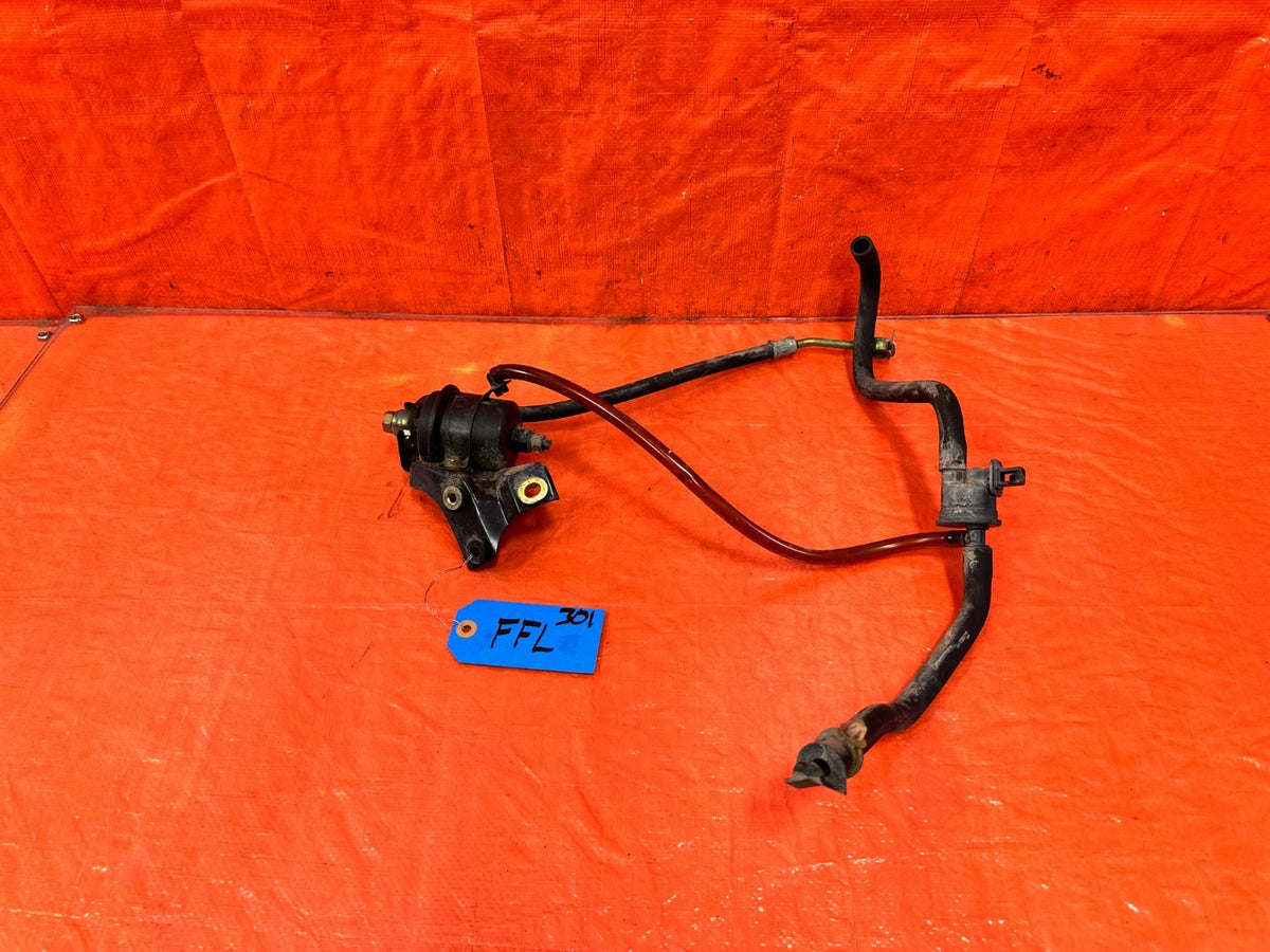 97-01 HONDA CR-V CRV - FUEL FILTER W/ MOUNTING BRACKET - 16918-SR3-A32 - OEM 3010