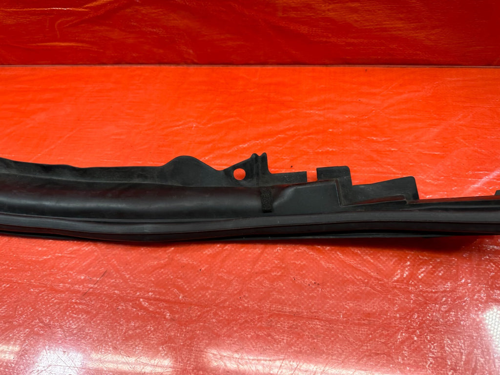 08 15 INFINITI G37 & Q60 COUPE DRIVER LEFT FRONT   FENDER SEAL TRIM GASKET #1885