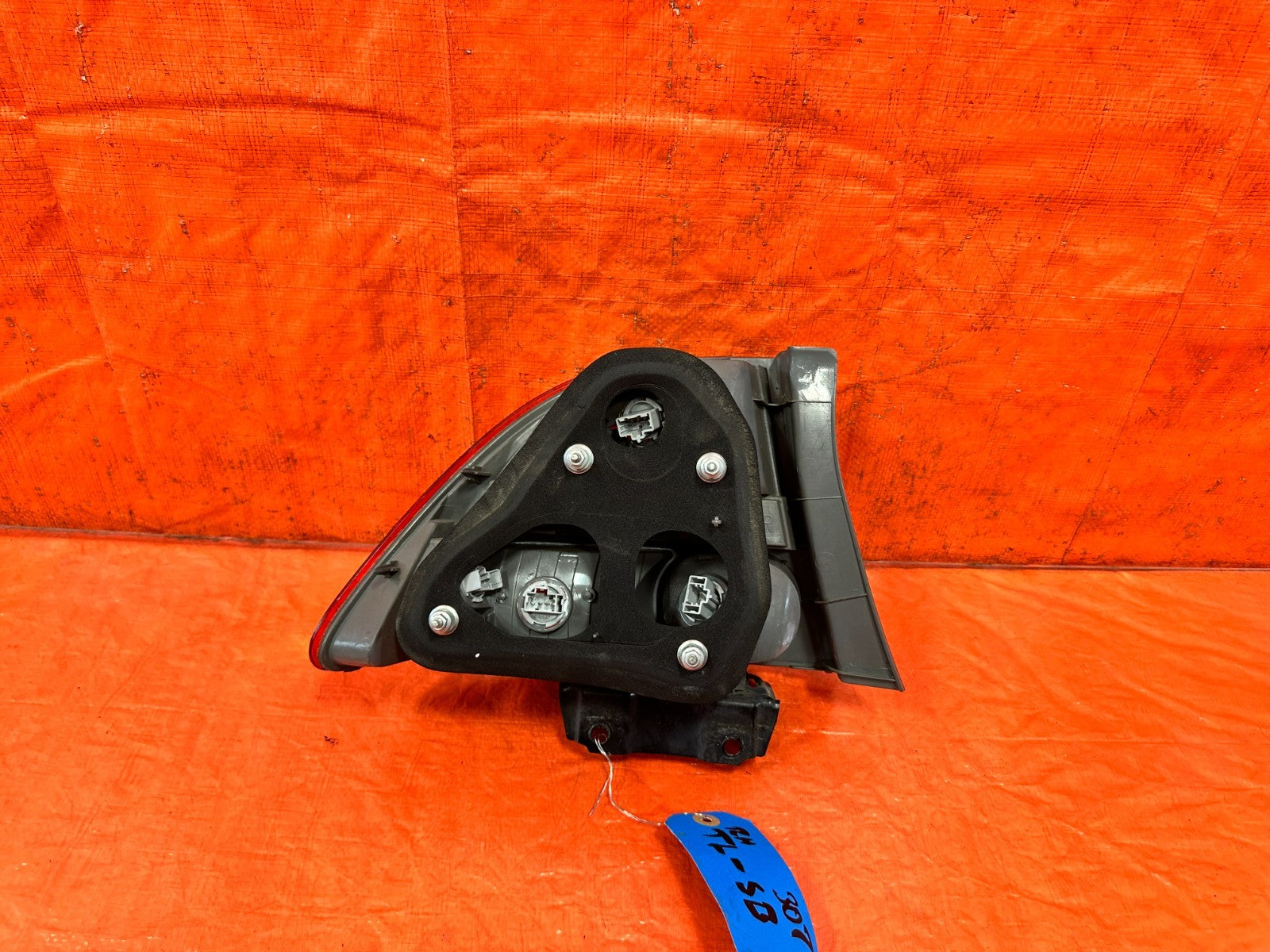 09 11 HONDA CIVIC SEDAN RIGHT OUTER TAIL LIGHT LAMP QUARTER PANEL OEM OE 3076