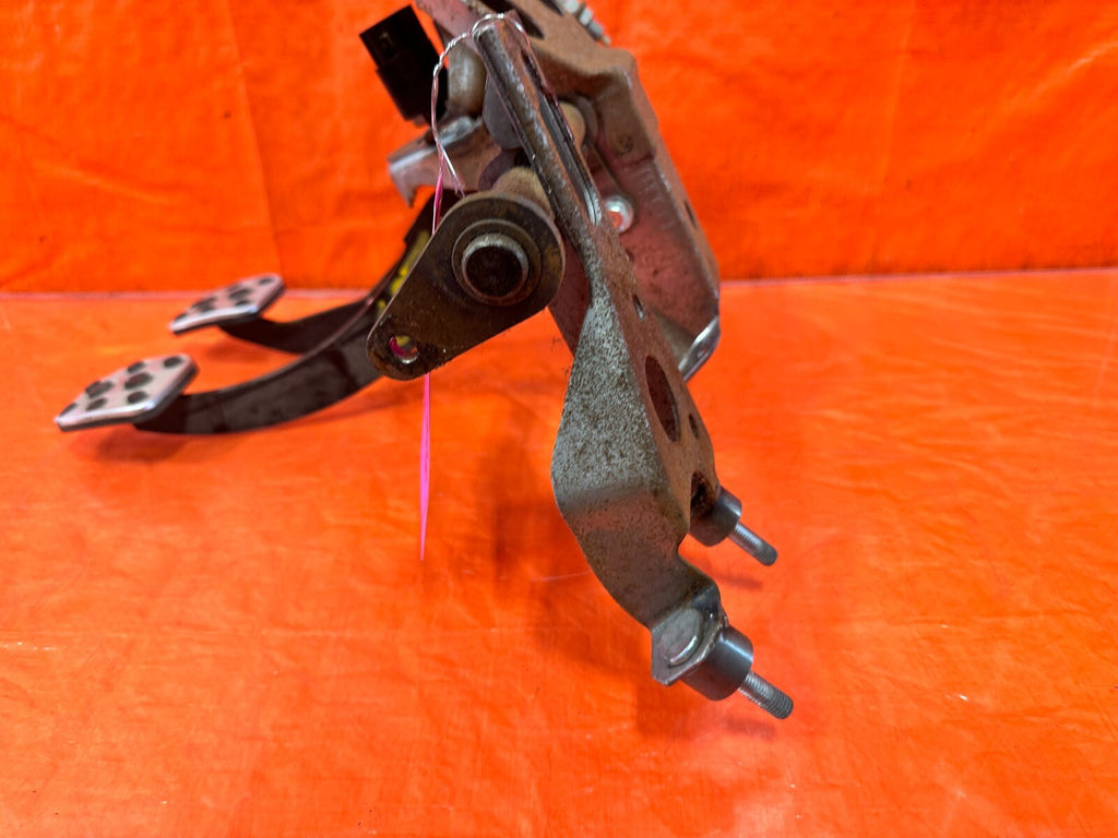 2013 13 SUBARU WRX STI WAGON   EJ257 6 SPEED MANUAL BRAKE & CLUTCH PEDAL #28310