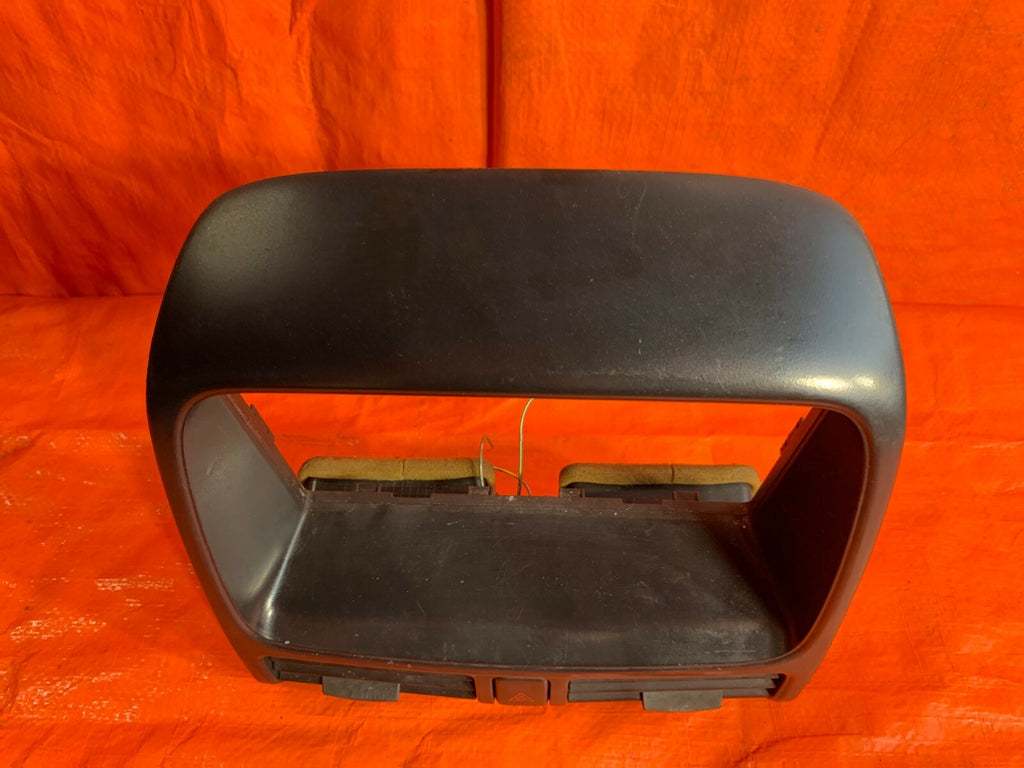 OEM 2004 04 HONDA CR V CRV 4WD   DASHBOARD AC VENT HAZARD CENTER CONSOLE5