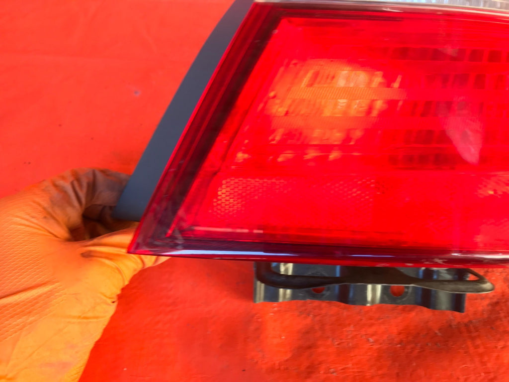 OEM 2014 2015 HONDA ACCORD SEDAN NON LED PASSENGER RIGHT OUTER TAIL LIGHT LAMP1
