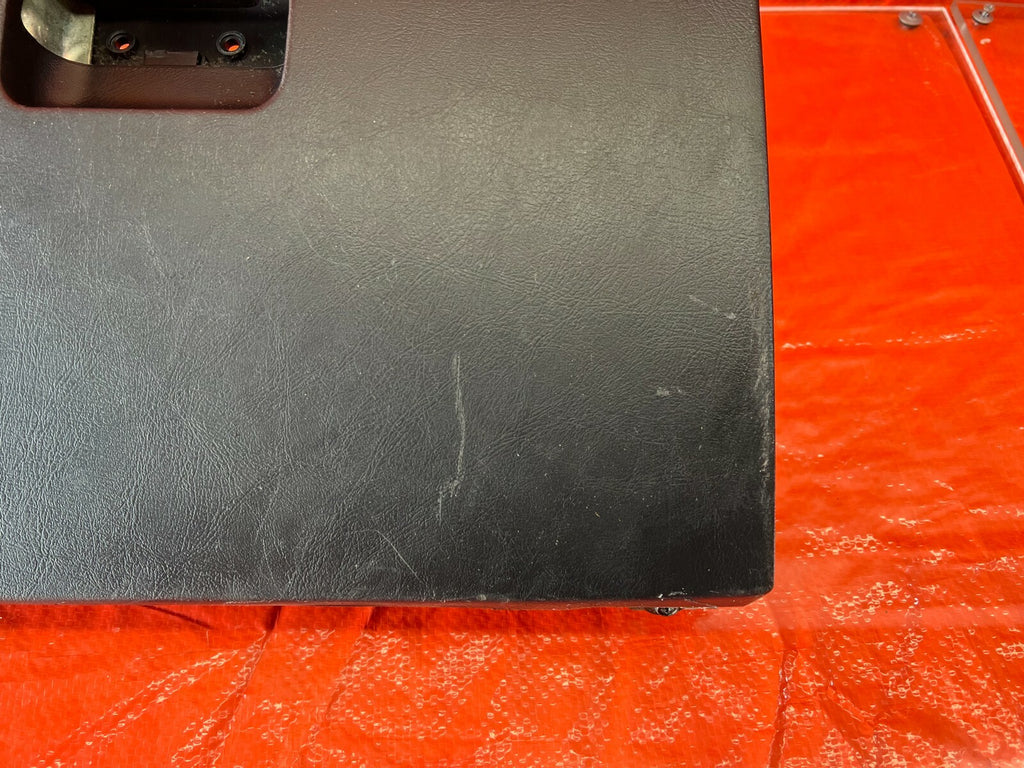 94 01 ACURA INTEGRA 2 & 4 DOOR   GLOVE BOX   BLACK   NO LOCK PRESENT   OEM #953