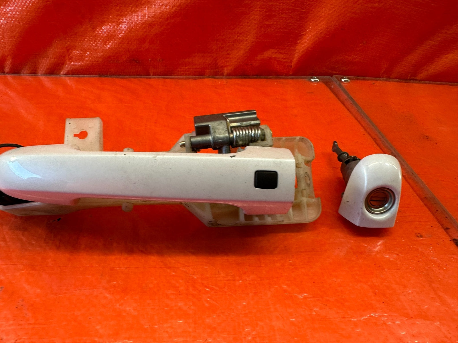 14 16 HYUNDAI GENESIS COUPE   LEFT EXTERIOR DOOR HANDLE   W/ SMART KEY   OEM 2196