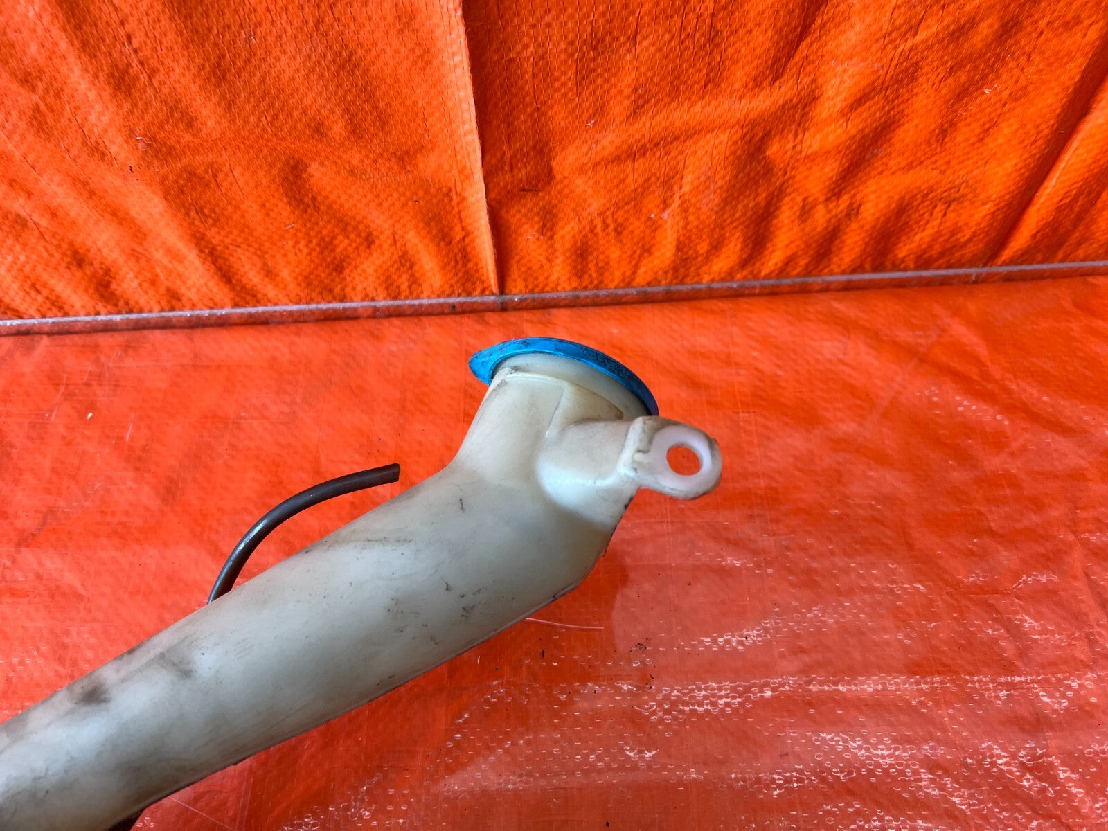 96 00 HONDA CIVIC   WINDSHIELD WIPER RESERVOIR TANK W/ MOTOR & CAP   OEM OE #1156