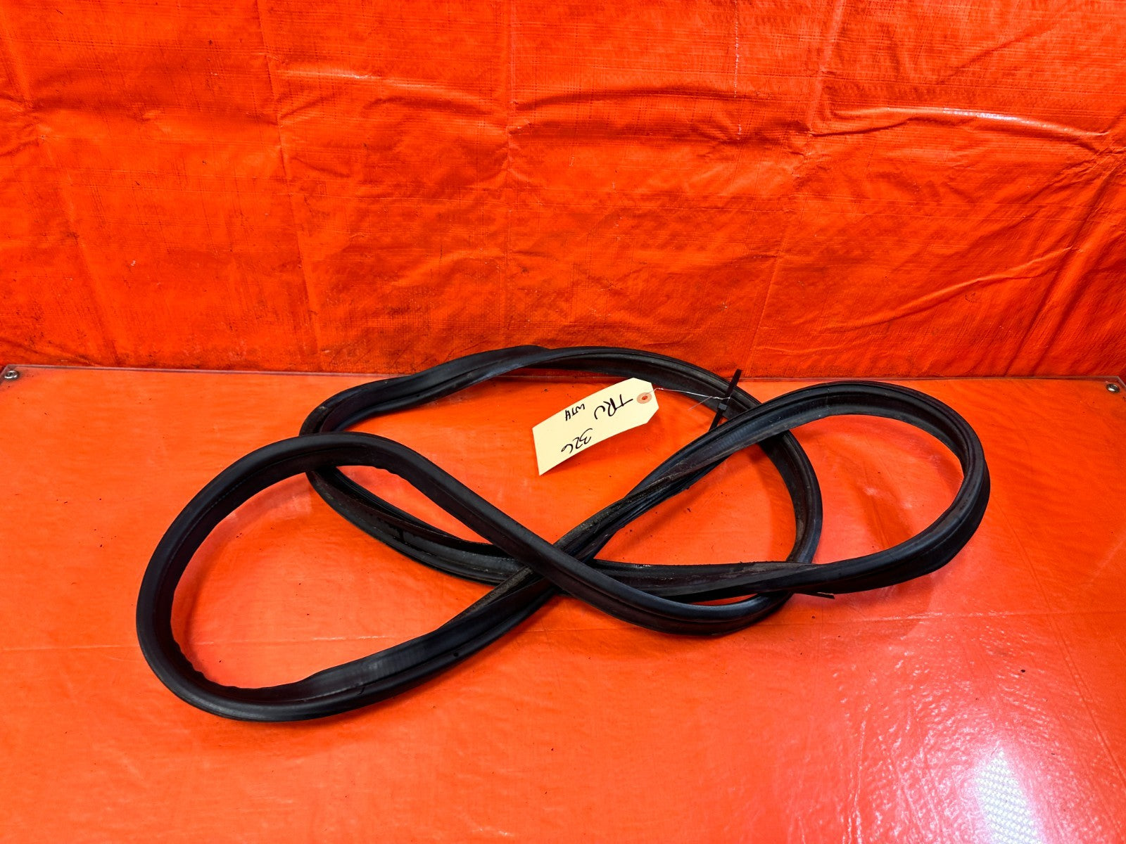 10 16 HYUNDAI GENESIS COUPE TRUNK WEATHER STRIP TRIM GASKET LINER LINING OEM 3266