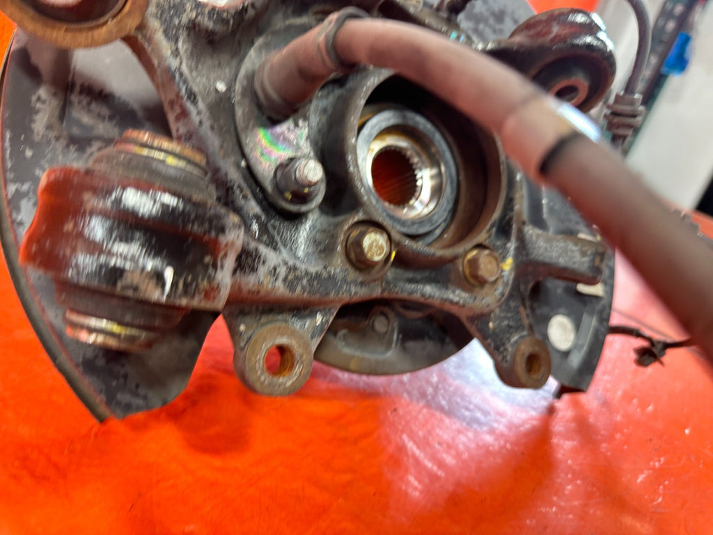 10 16 HYUNDAI GENESIS COUPE   PASSENGER RIGHT REAR SPINDLE KNUCKLE HUB OEM #30215