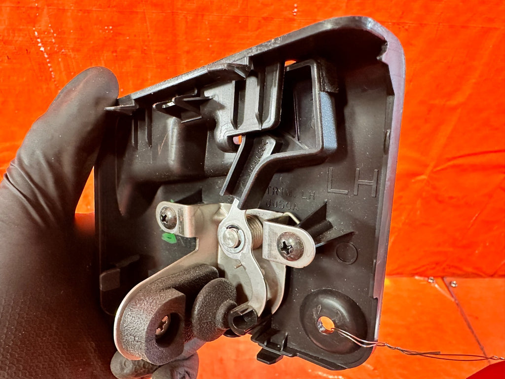 09 15 INFINITI G37 CONVERTIBLE   CONVERTIBLE TOP LATCH LEFT   OEM 3103