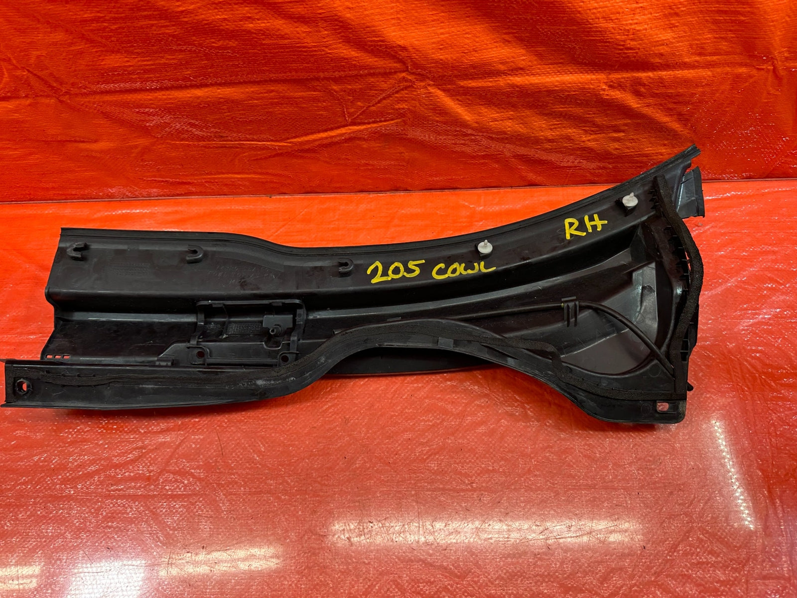 04 05 ACURA TSX   WINDSHIELD WIPER COWL PASSENGER RIGHT SIDE   OEM FACTORY #20510