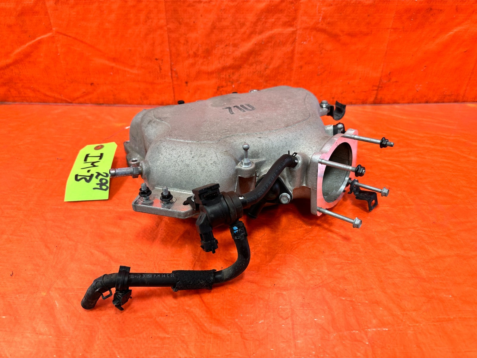 10 16 HYUNDAI GENESIS COUPE 3.8L AT   INTAKE MANIFOLD   TOP PORTION   OEM #2991