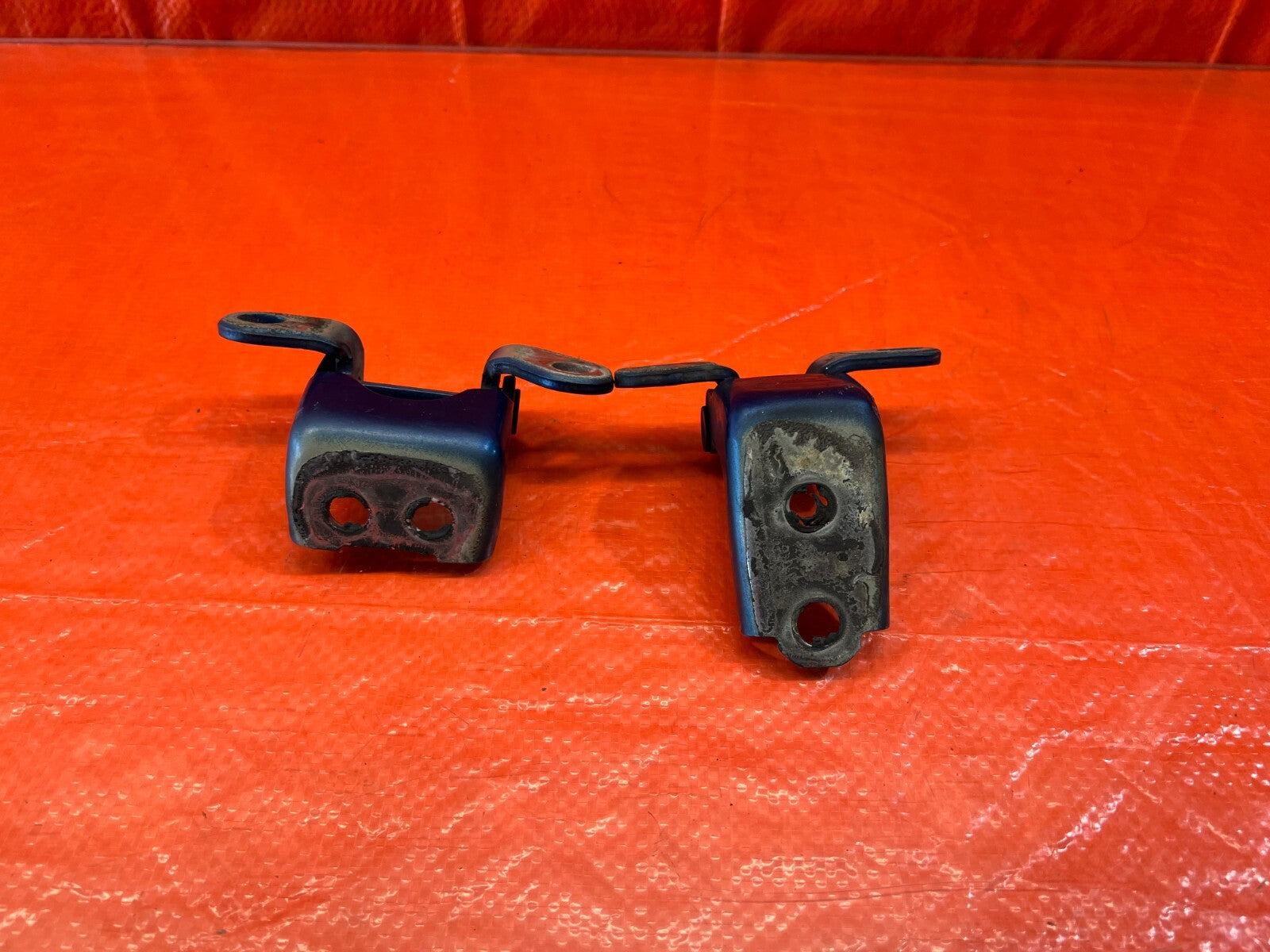 06 11 CIVIC 4D SEDAN   PASSENGER RIGHT REAR DOOR HINGE SET UPPER LOWER   OEM 2034