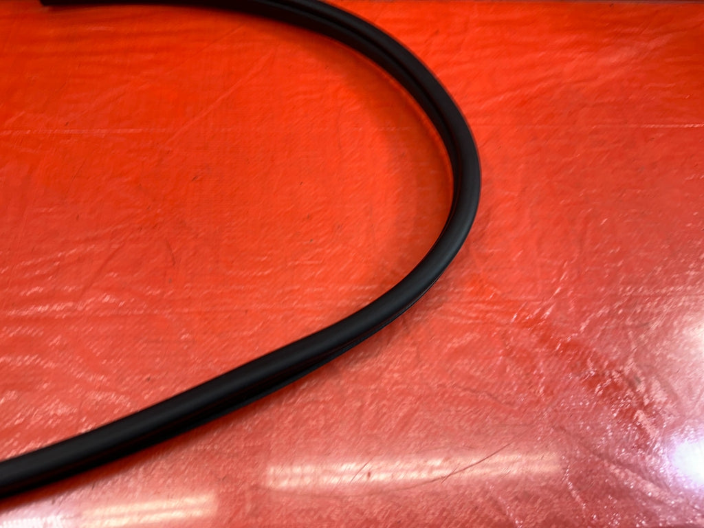 10 16 HYUNDAI GENESIS COUPE ON THE CHASSIS LEFT DOOR WEATHER STRIP SEAL OEM #2197