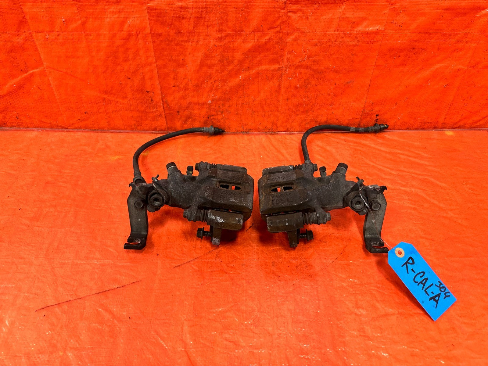 04 08 ACURA TSX   LEFT AND RIGHT REAR BRAKE CALIPERS   OEM FACTORY #3040