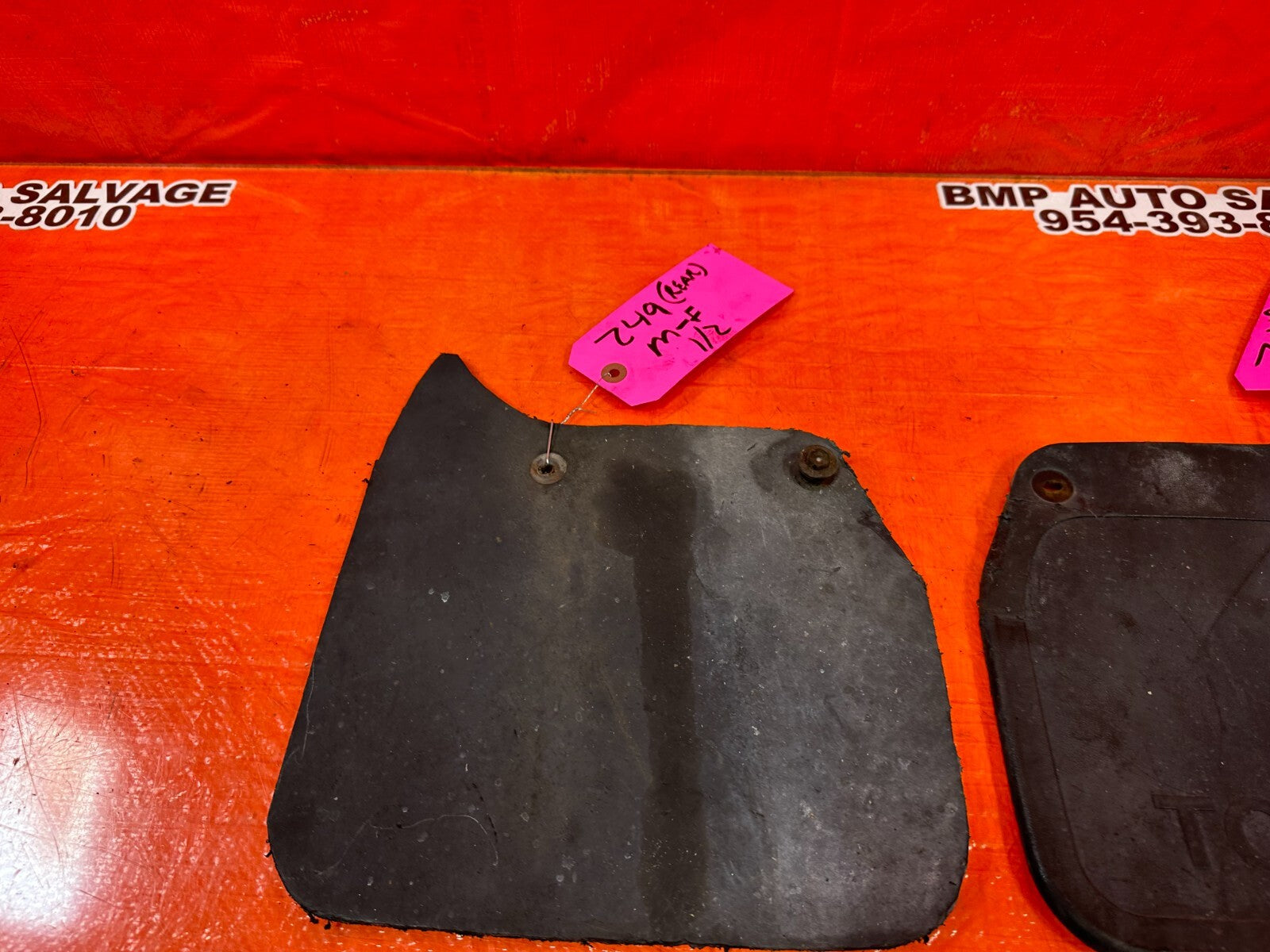 1996 96 TOYOTA TACOMA   2RZ FE 2.4L   RWD NON PRE RUNNER REAR MUD FLAPS OEM 2498