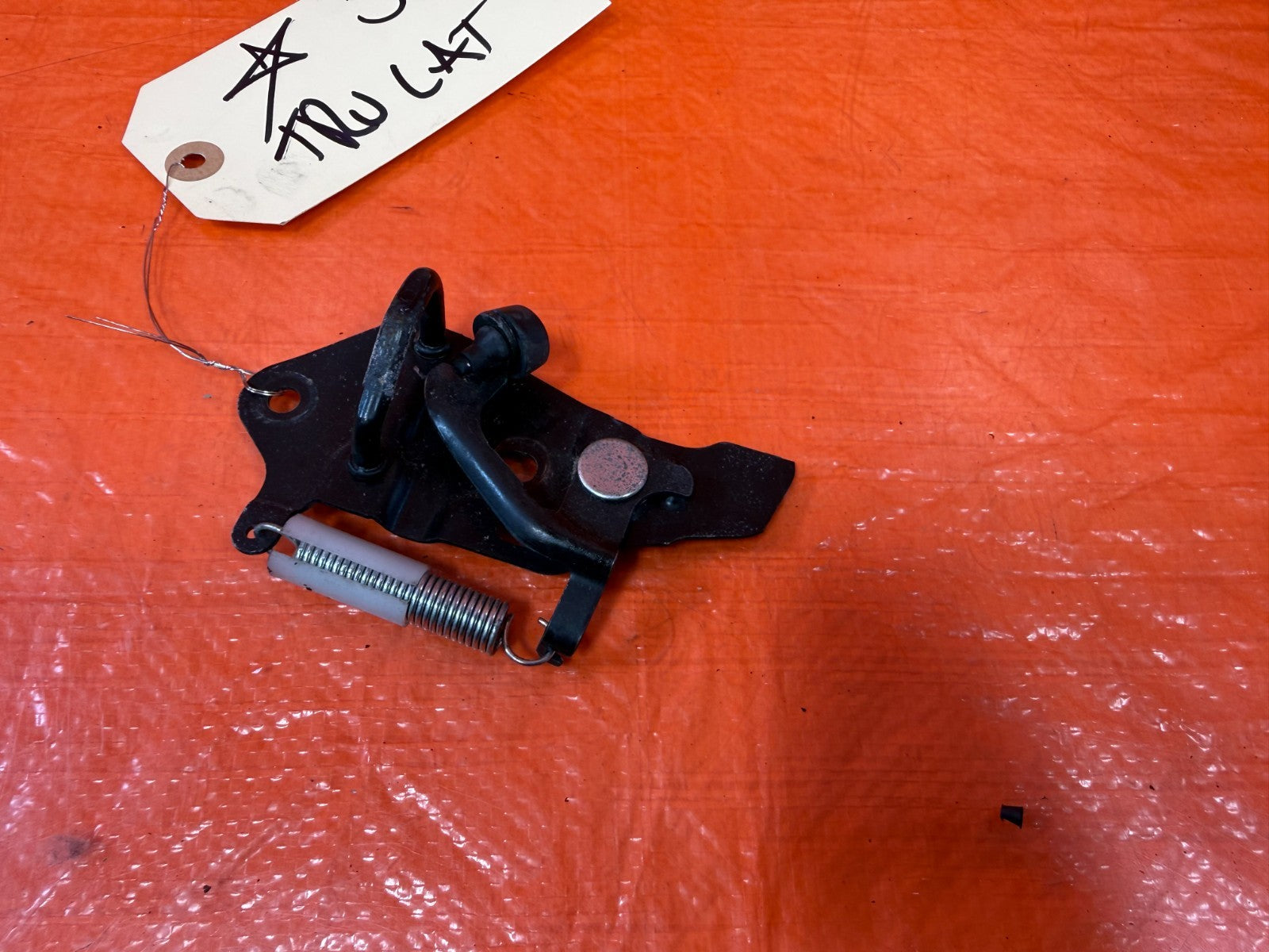08 15 INFINITI G37 & Q60    2D COUPE   TRUNK STRIKER HOOK LATCH LOCK   OEM #3281