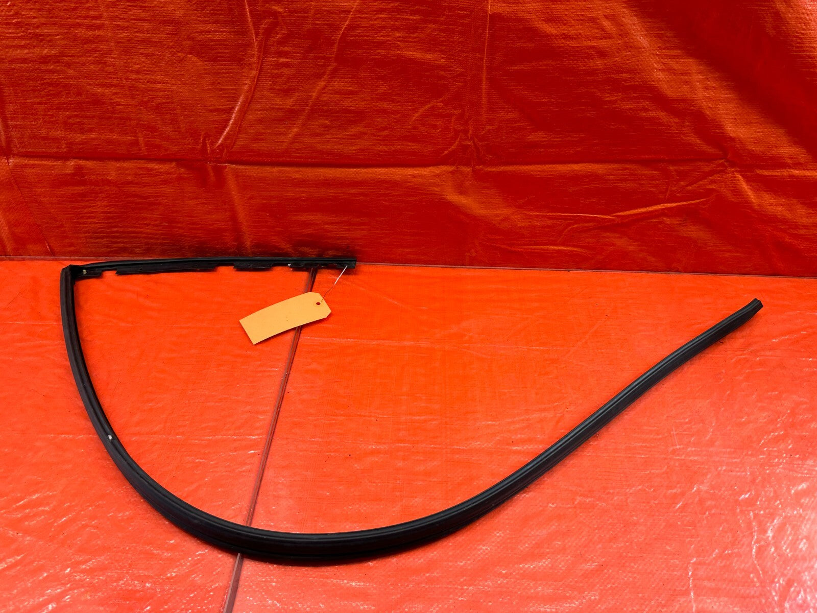 96 00 HONDA CIVIC   COUPE & HATCH   PASSENGER RIGHT DOOR GLASS SUB SEAL OEM #20111