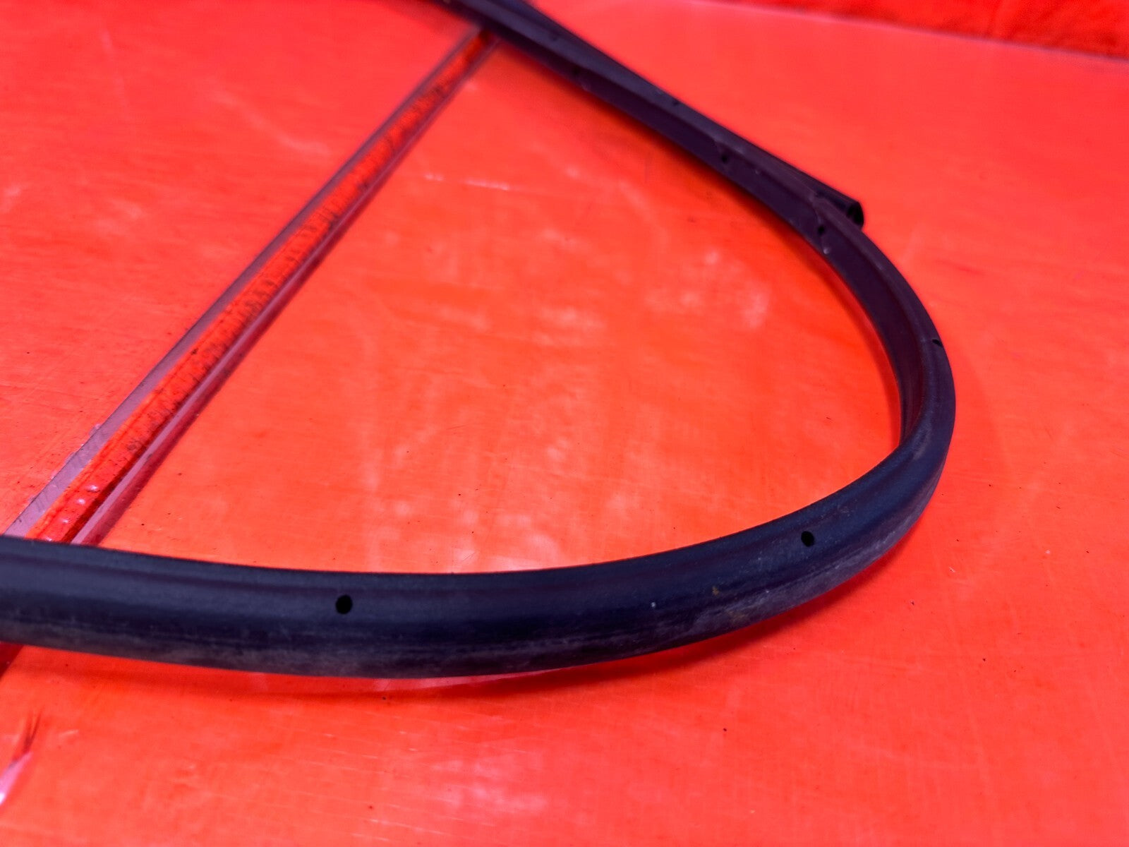 04 08 ACURA TSX   DRIVER LEFT REAR DOOR WEATHER STRIP TRIM SEAL GASKET OEM 2759