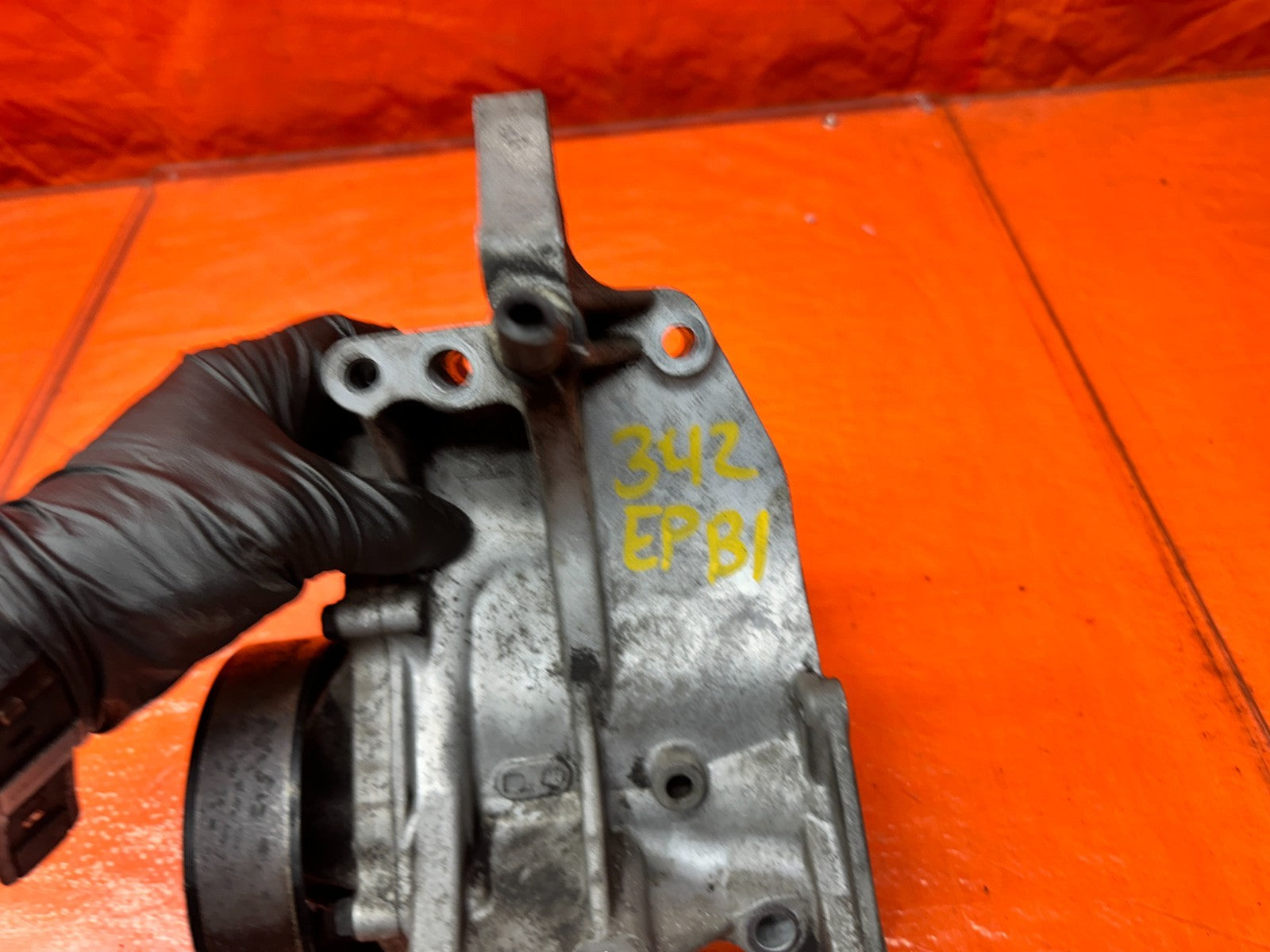 04-05 ACURA TSX 4D 2.4L K24A2 ENGINE COOLING WATER PUMP HOUSING #3427
