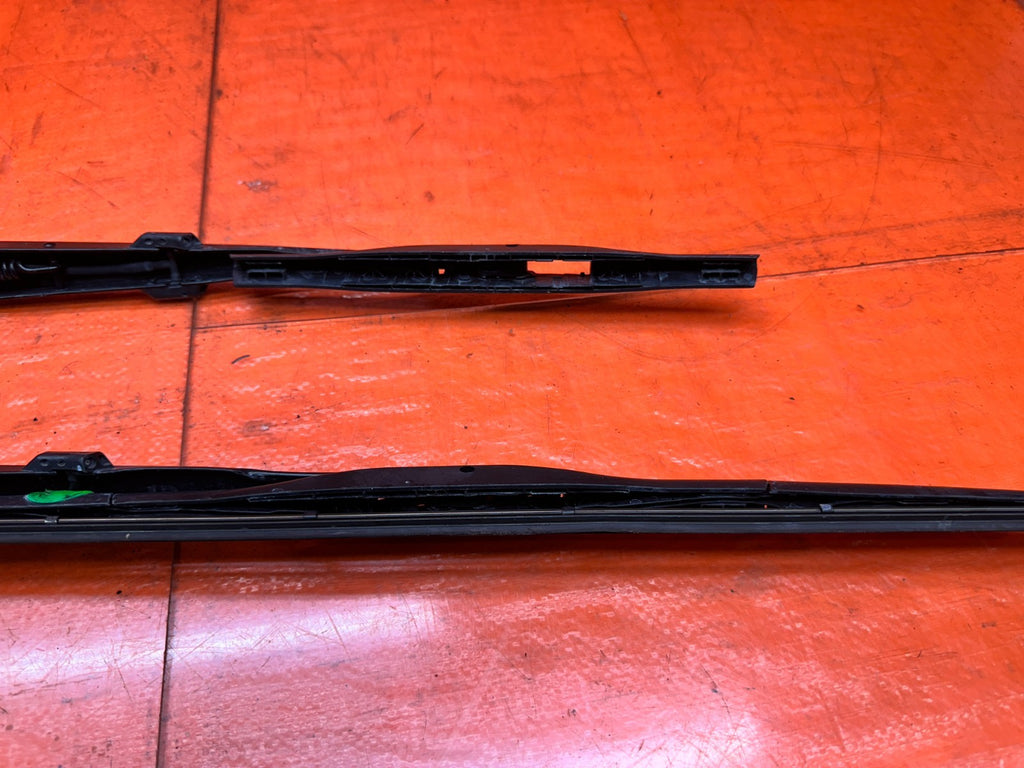 03-08 NISSAN 350Z FRONT WINDSHIELD WIPER ARMS PAIR DRIVER PASSENGER OEM #34610
