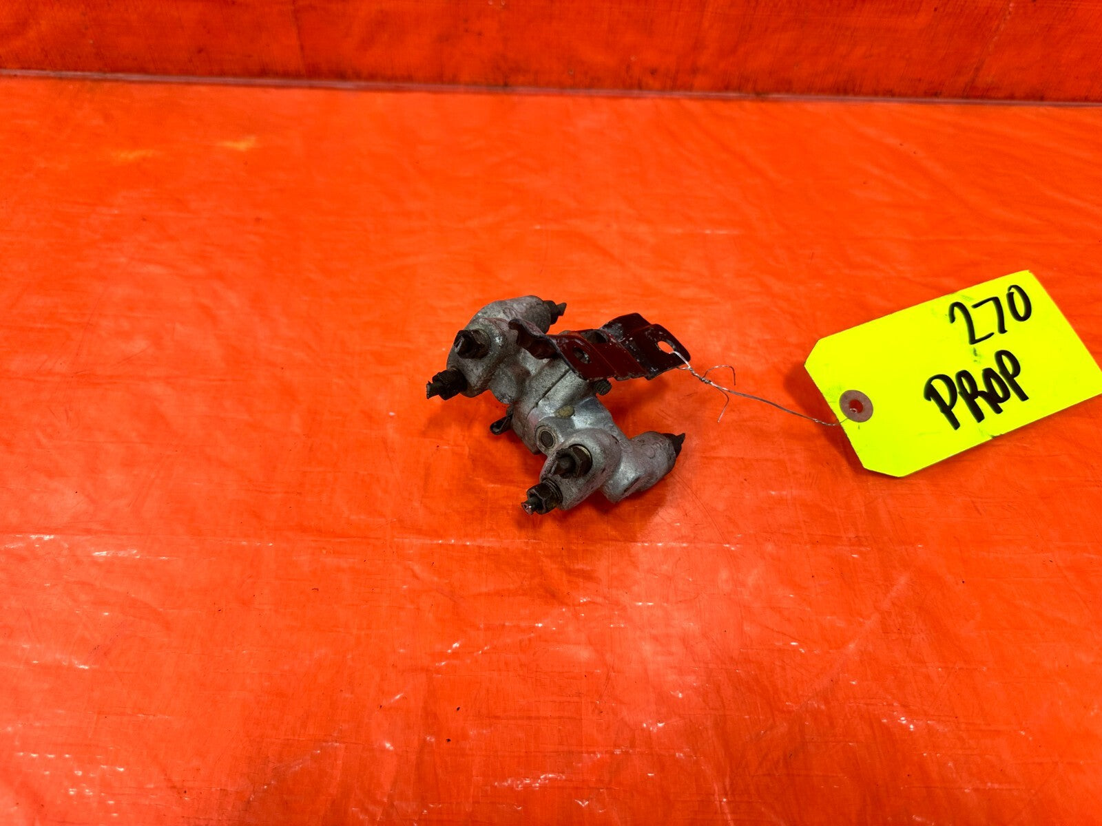 88 91 HONDA CRX   REAR DISC BRAKE   BRAKE PROPORTIONING VALVE PROP VALVE OEM 2775