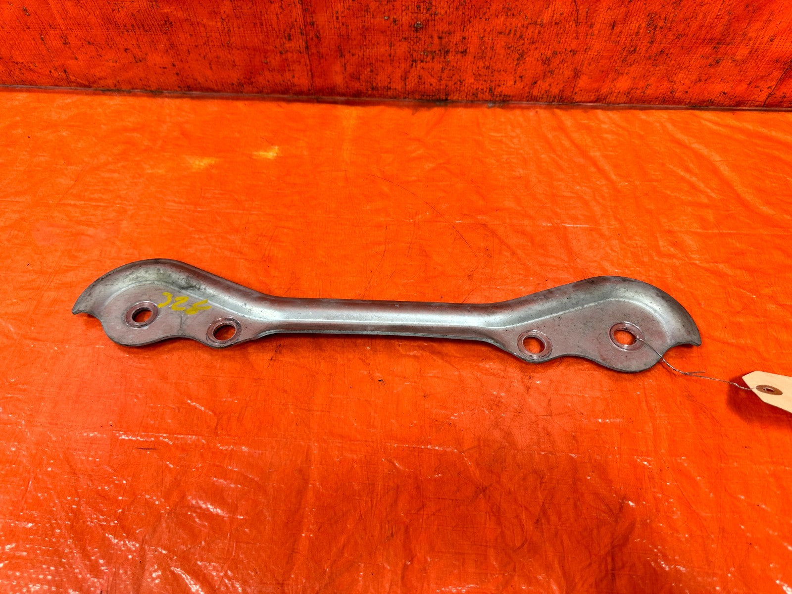08 15 INFINITI G37 & Q60    2D COUPE   STREERING RACK MOUNTING BRACKET   OEM 3283