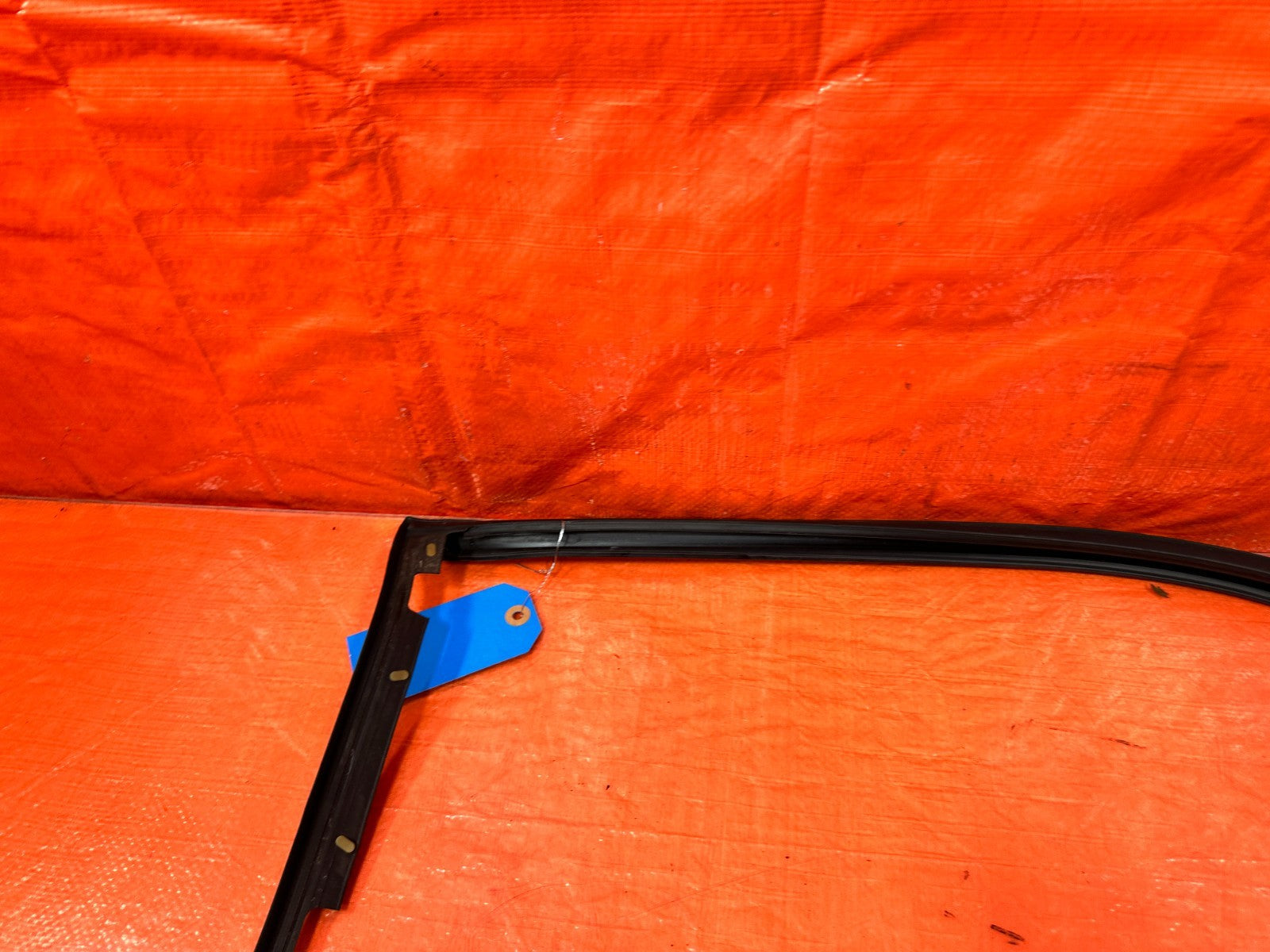 96 00 HONDA CIVIC COUPE   PASSENGER RIGHT WINDOW GLASS SUB SEAL   OEM #3194