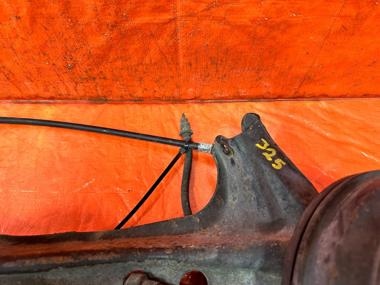90 91 HONDA CIVIC HATCHBACK   DRIVER LEFT REAR TRAILING ARM LOWER ARM   OEM 3254