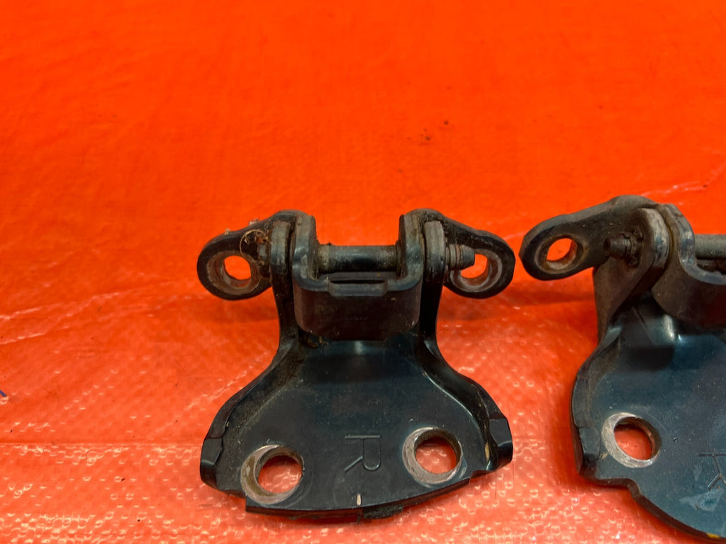 90 01 ACURA INTEGRA SEDAN   RIGHT REAR DOOR HINGE SET   UPPER & LOWER   OEM #1618