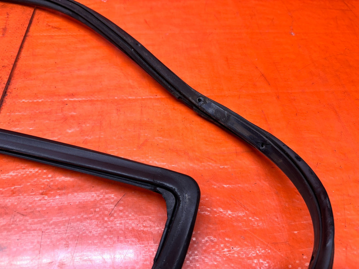 1994-2001 ACURA INTEGRA 2D PASSENGER RIGHT DOOR WEATHERSTRIP SEAL OEM #3496
