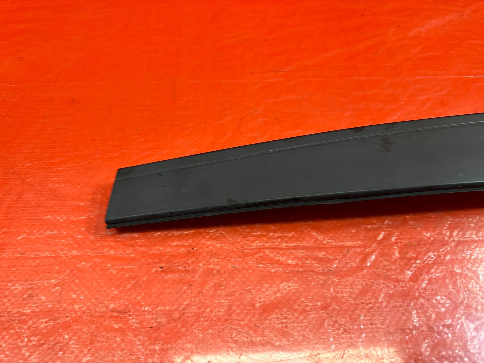 95 98 HONDA ODYSSEY   PASSENGER RIGHT FRONT DOOR SASH TRIM   OEM FACTORY #1937