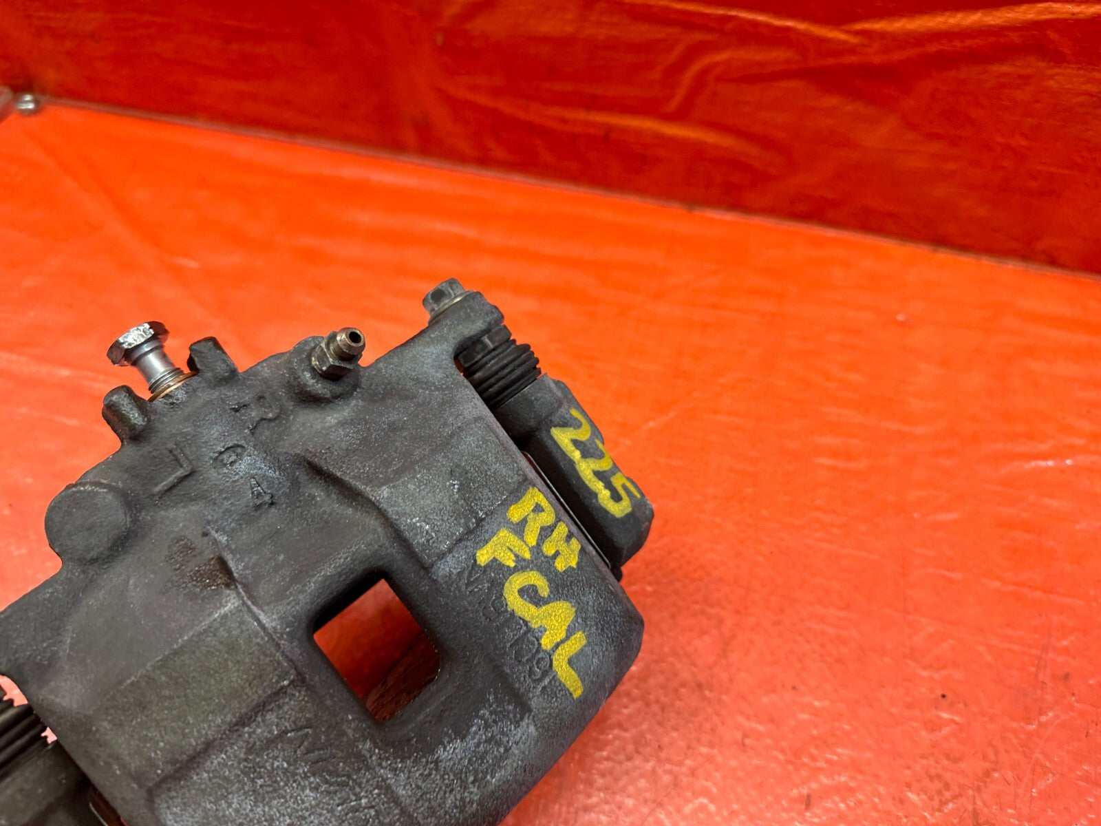 00 09 HONDA S2000   PASSENGER RIGHT FRONT BRAKE CALIPER   OEM FACTORY 2253