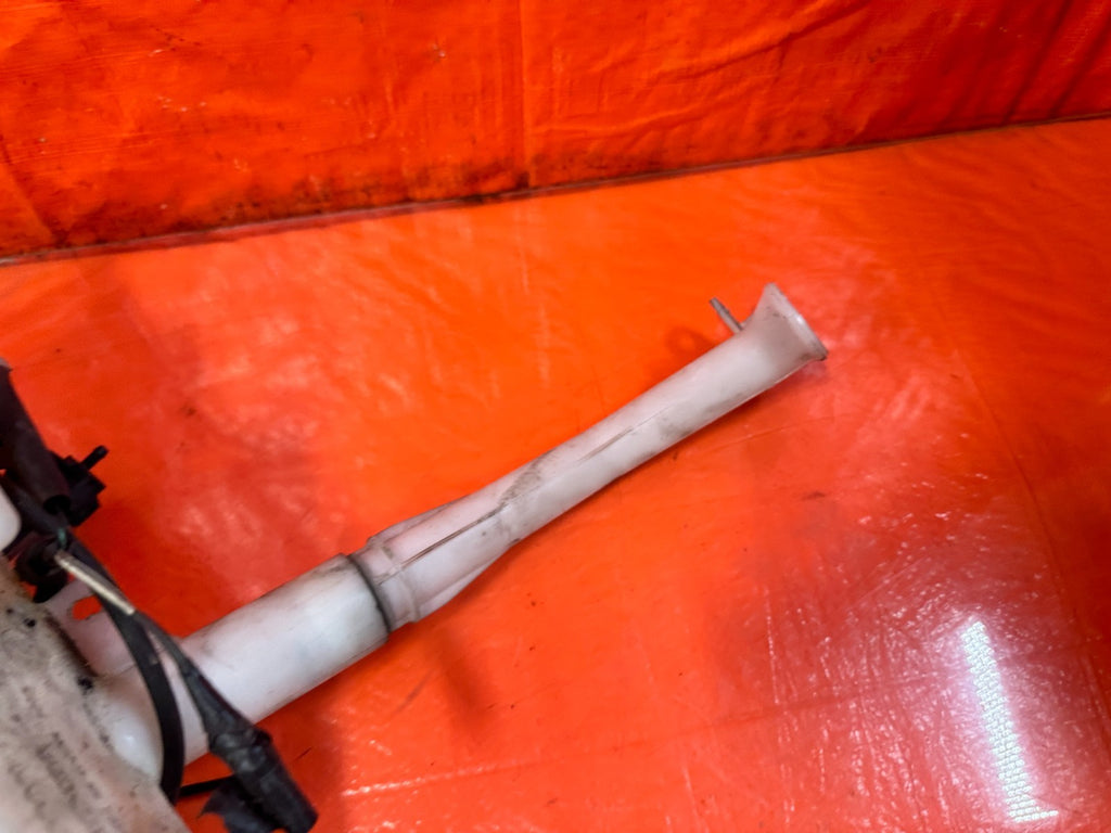 08 15 INFINITI G37 COUPE   WINDSHIELD WIPER RESERVOIR TANK W/ MOTOR    OEM 3294