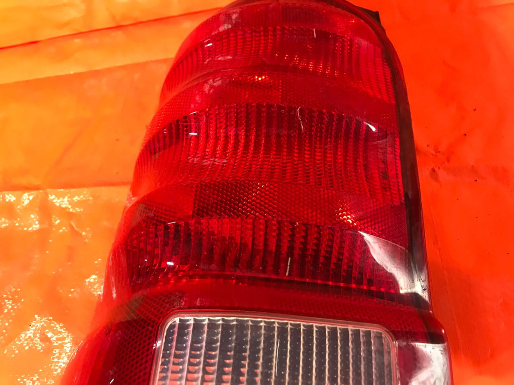 OEM 2001 2002 FORD EXPLORER 2 DOOR DRIVER LEFT TAIL LIGHT LAMP 1L2X 1385052