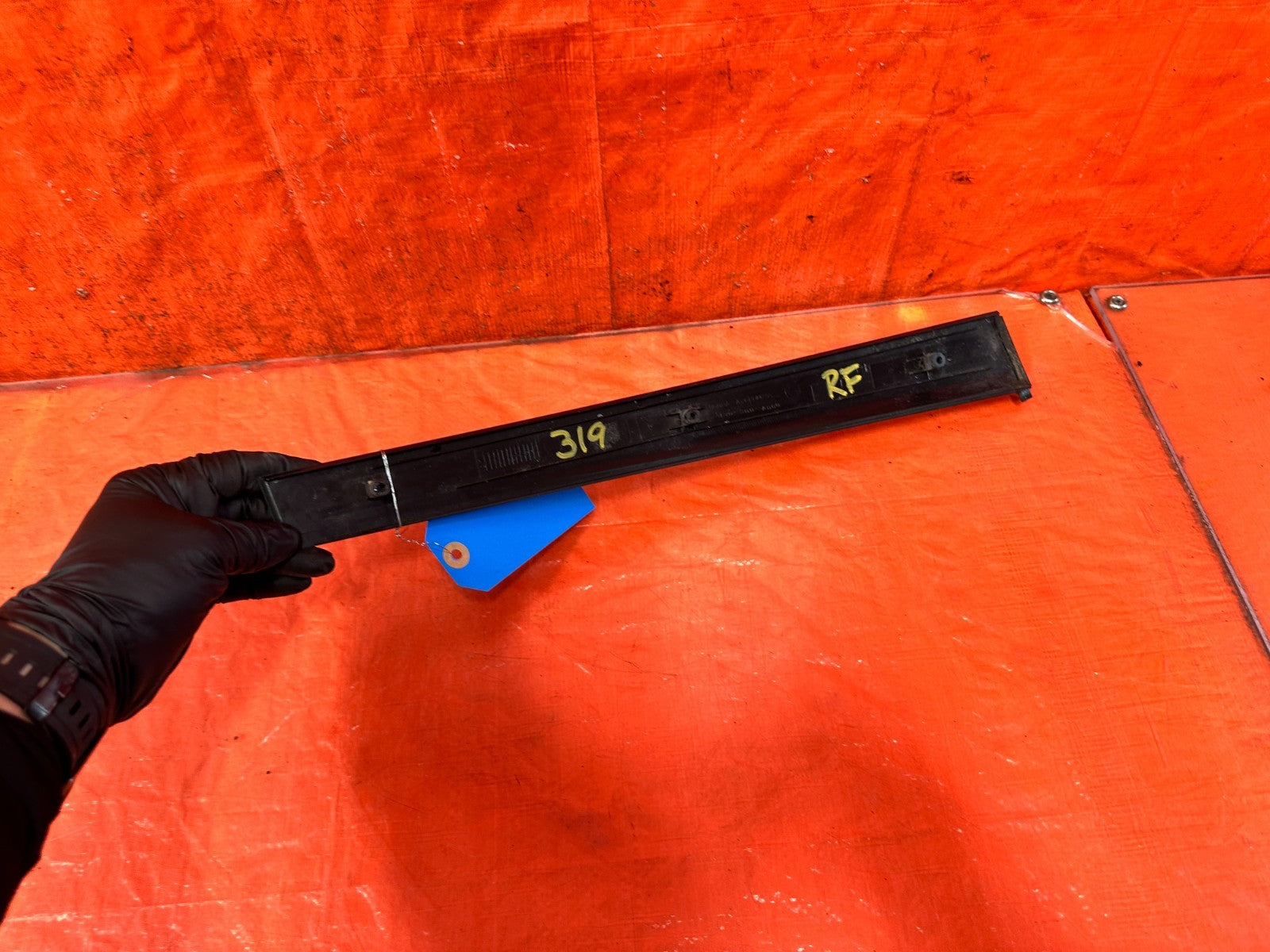96 00 HONDA CIVIC COUPE   PASSENGER RIGHT FRONT DOOR SASH TRIM MOLDING   OEM 3194