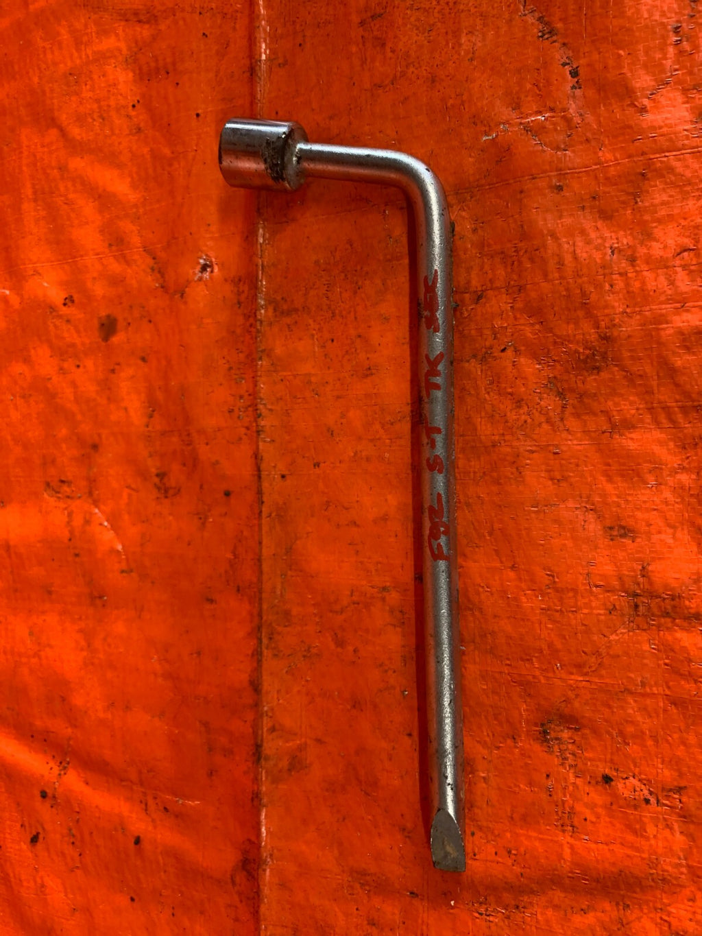 06 11 HONDA CIVIC SI COUPE & SEDAN SPARE TIRE LUG NUT REMOVAL TOOL TIRE IRON OEM0