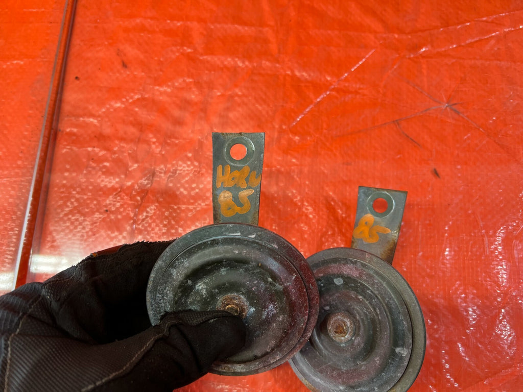 90 96 NISSAN 300ZX   HORN SET / HIGH AND LOW NOTE HORNS   OEM #853